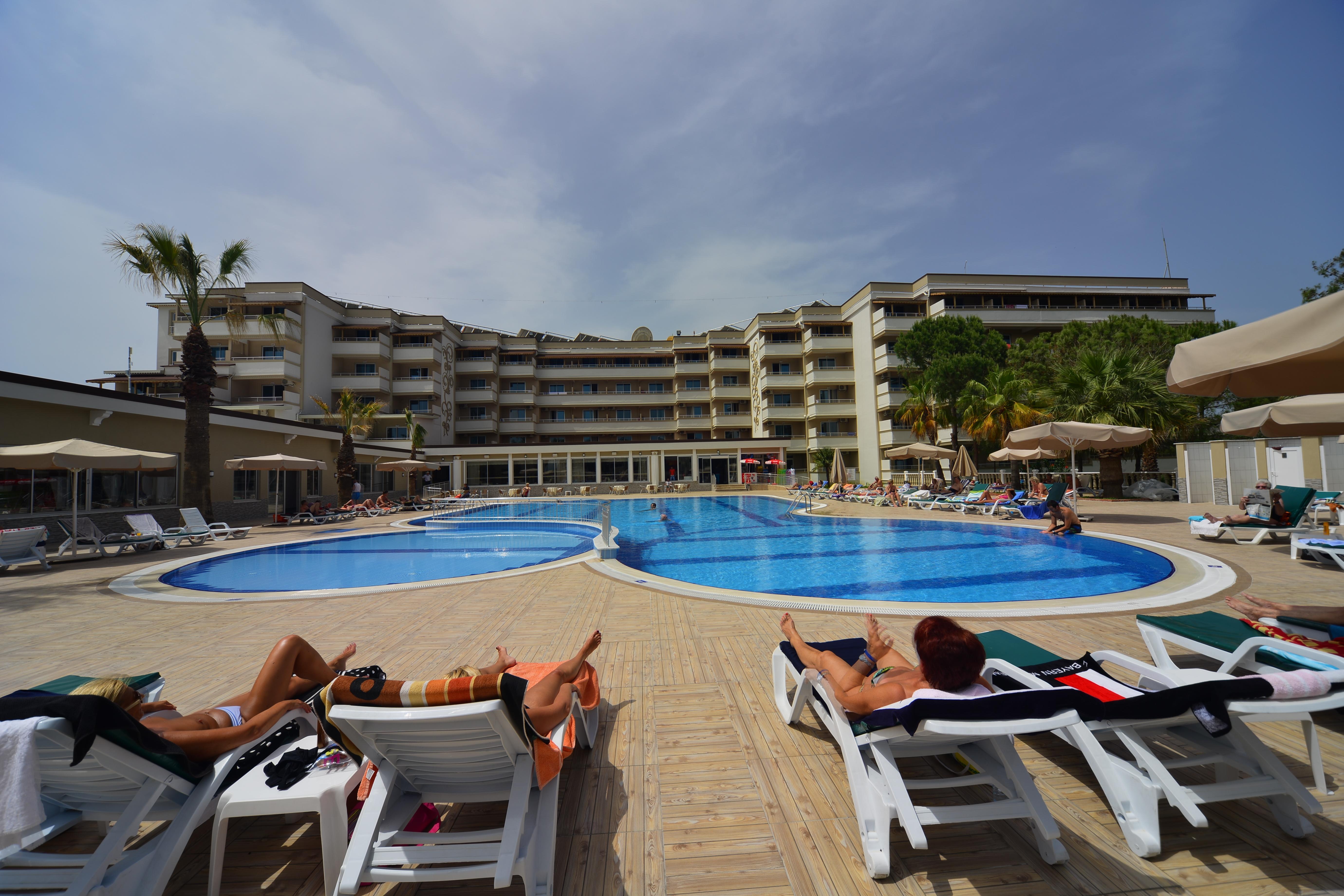Linda Resort Hotel Side Exterior foto
